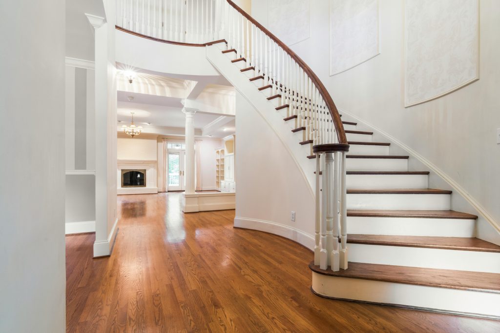 new-horizons-hardwood-stairwell-installation-denver